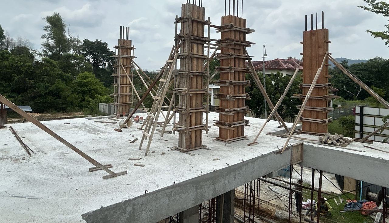 Column formwork and propping on the first-floor slab of a bungalow in Kajang